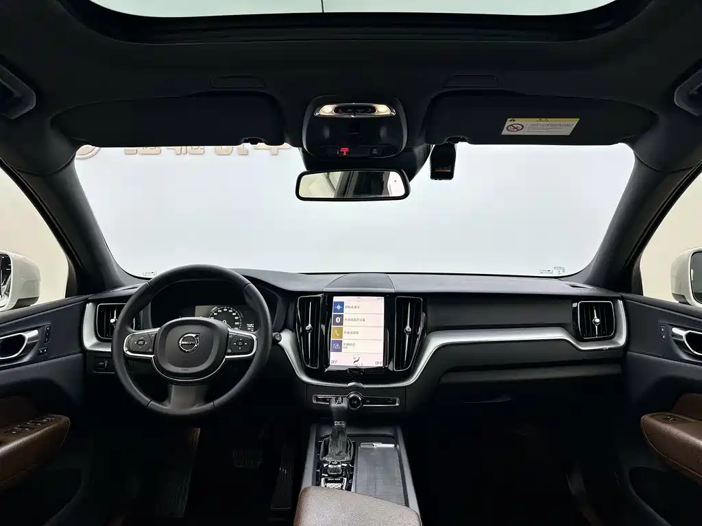 Volvo XC60 2021 — фото 4