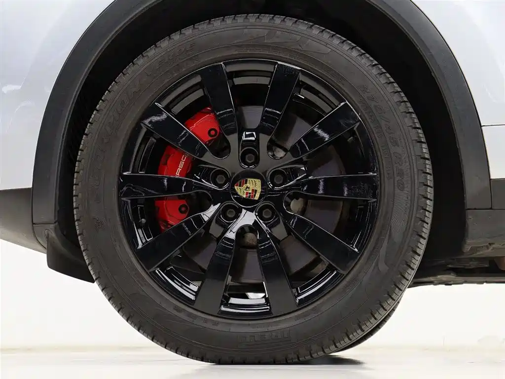 Porsche Cayenne 2015 — фото 37