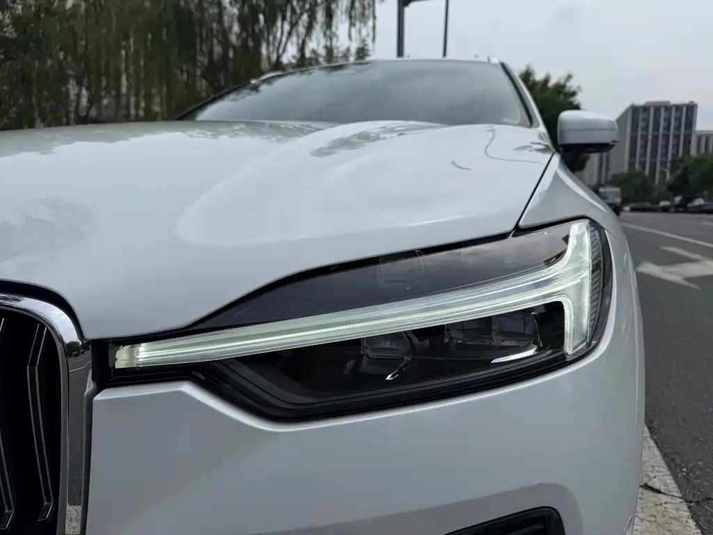 Volvo XC60 PHEV 2021 — фото 4