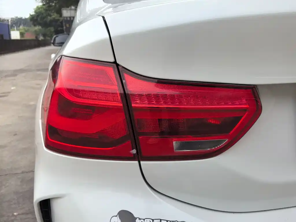 BMW 1 Series 2019 — фото 13