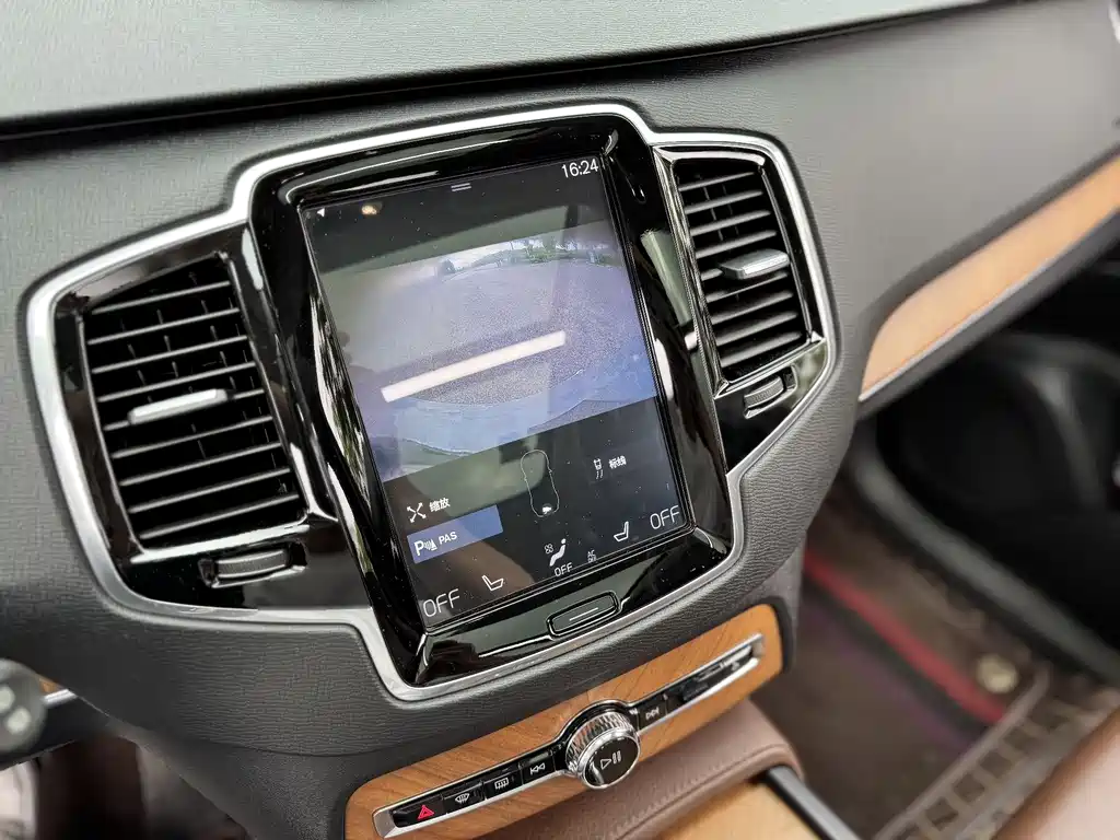 Volvo XC90 2019 — фото 12