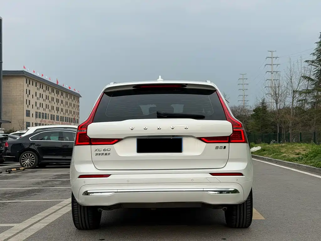 Volvo XC60 2022 — фото 5