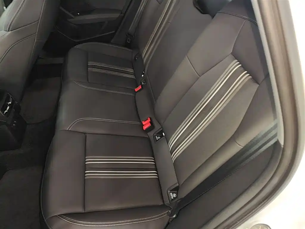 Audi A3 2023 — фото 17