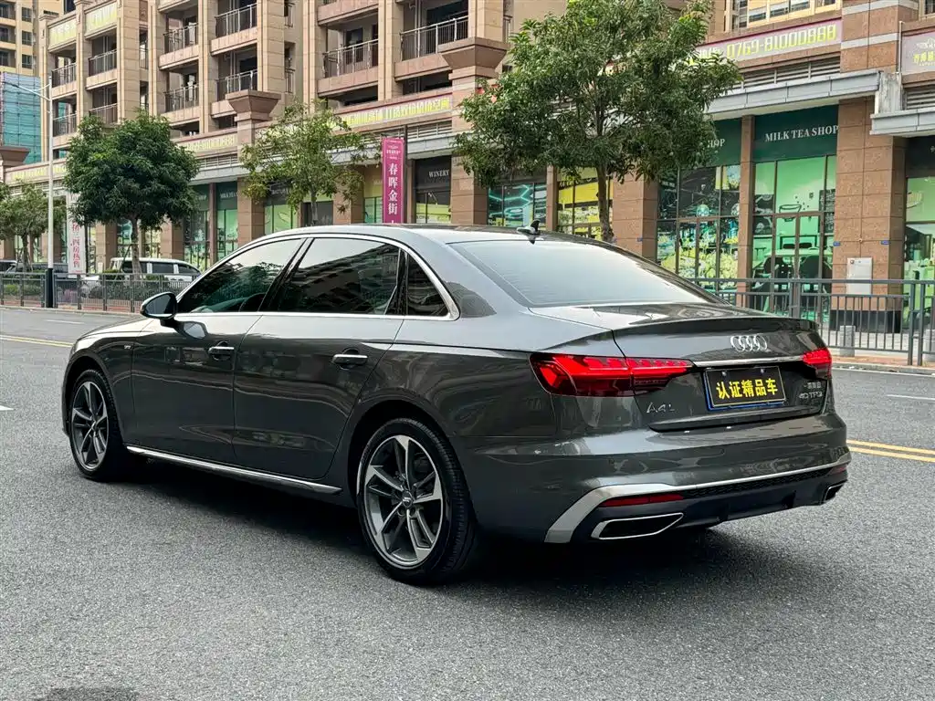Audi A4L 2021 — фото 12