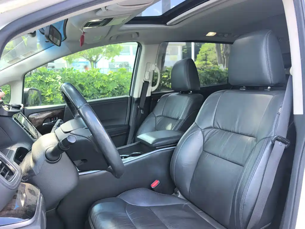 Honda Odyssey 2016 — фото 10