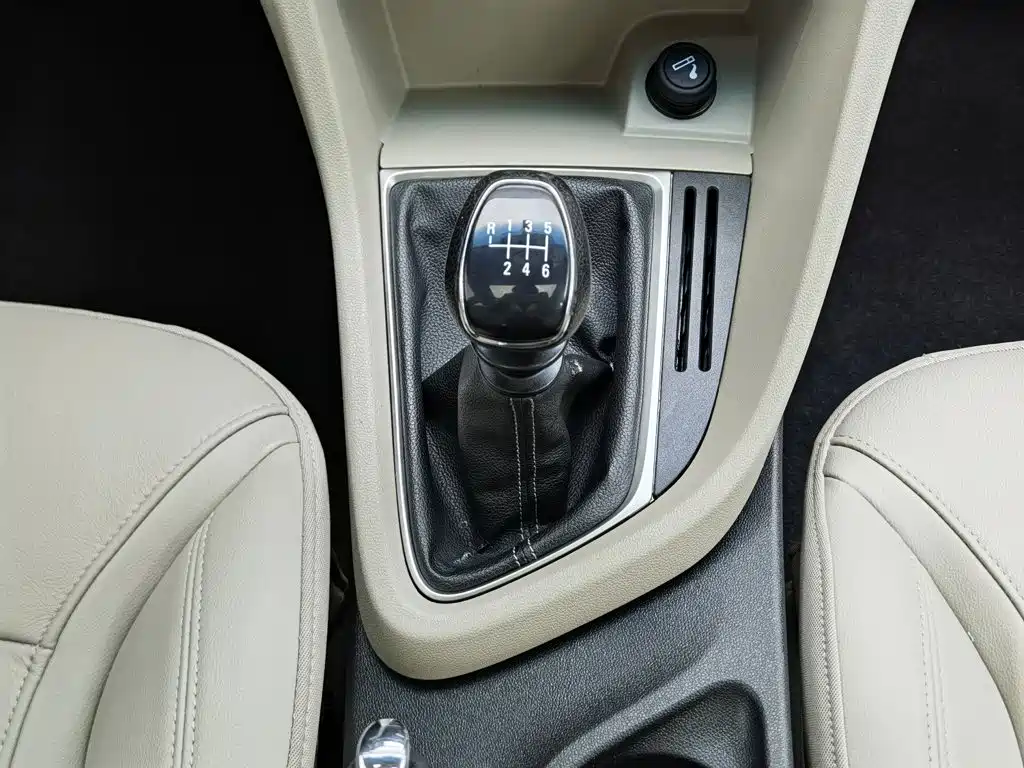 Buick Excelle GT 2018 — фото 13