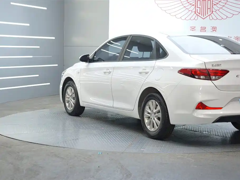 Hyundai Elantra 2021 — фото 6