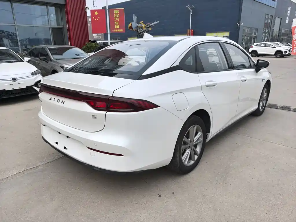 Aion S 2023