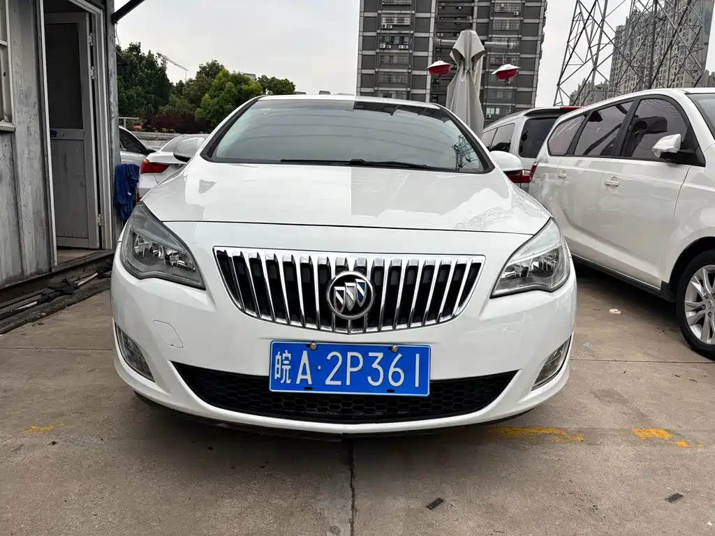 Buick Excelle 2013 — фото 2