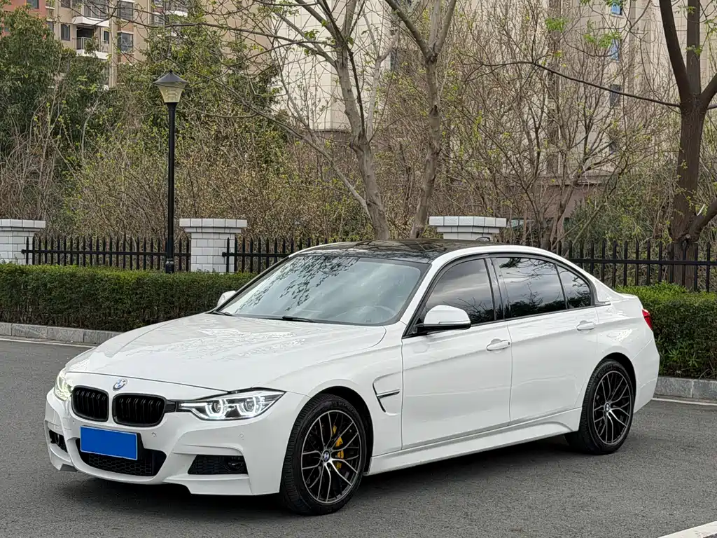 BMW 3 Series 2019 — фото 1