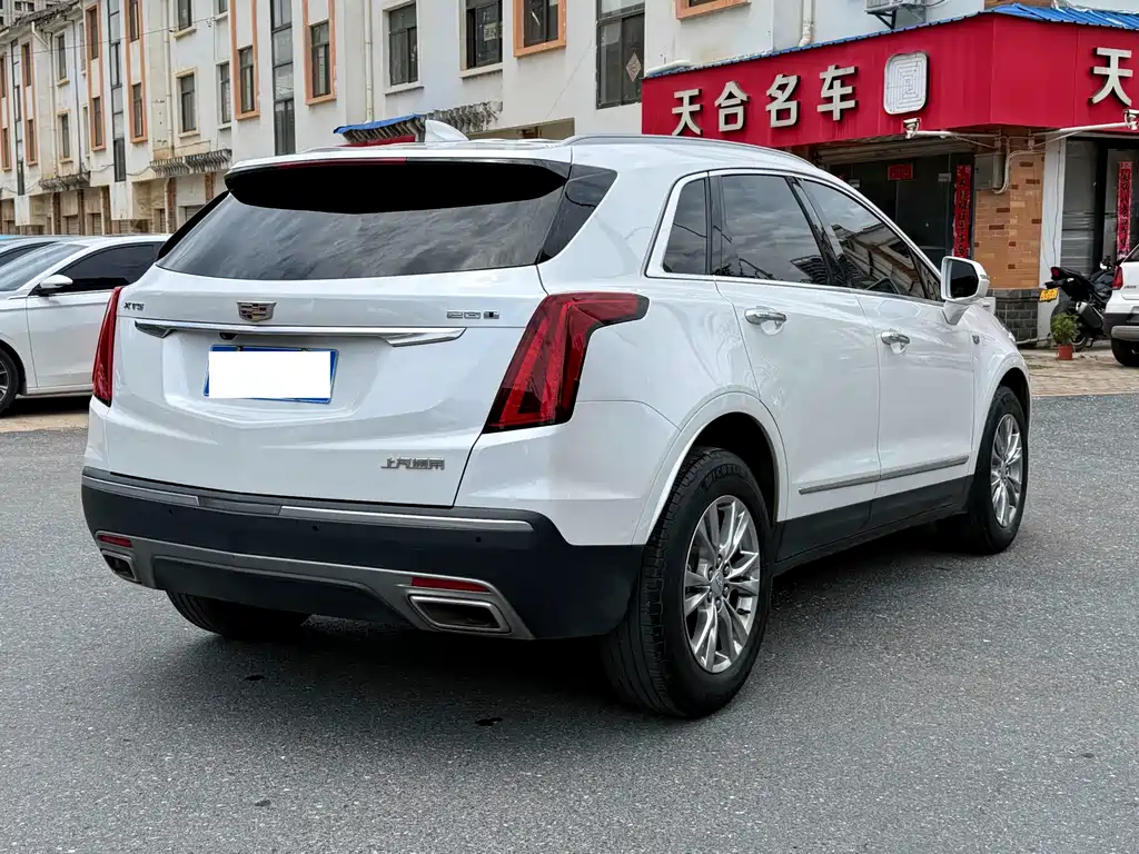 Cadillac XT5 2021 — фото 9