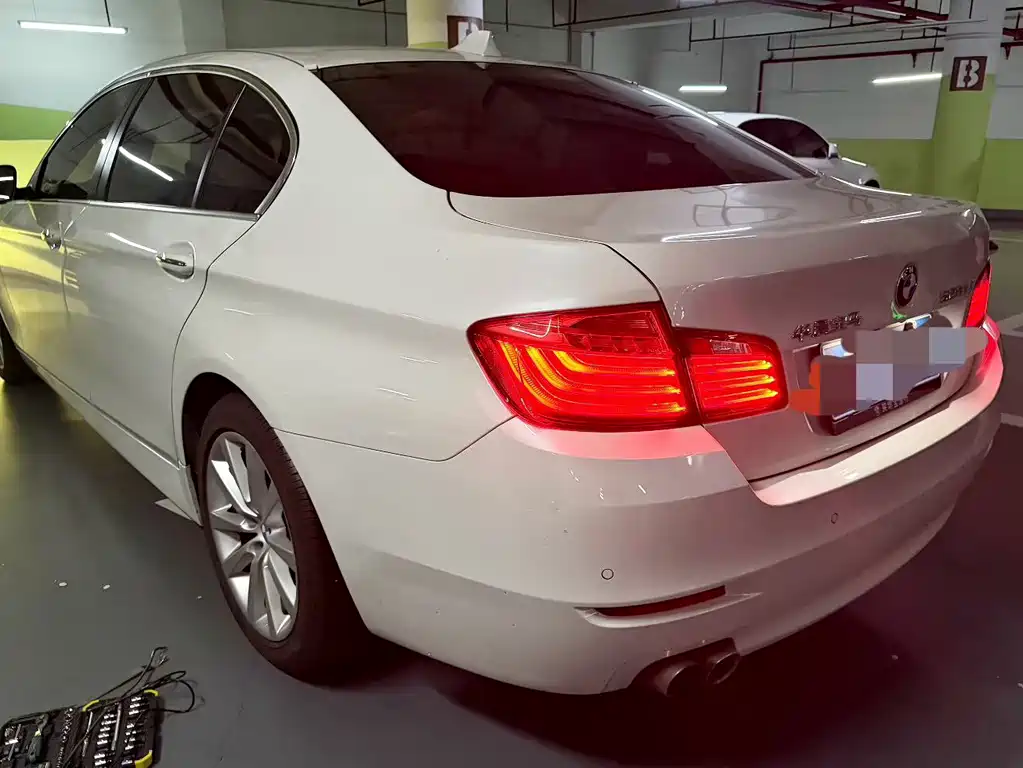 BMW 5 Series 2015 — фото 6