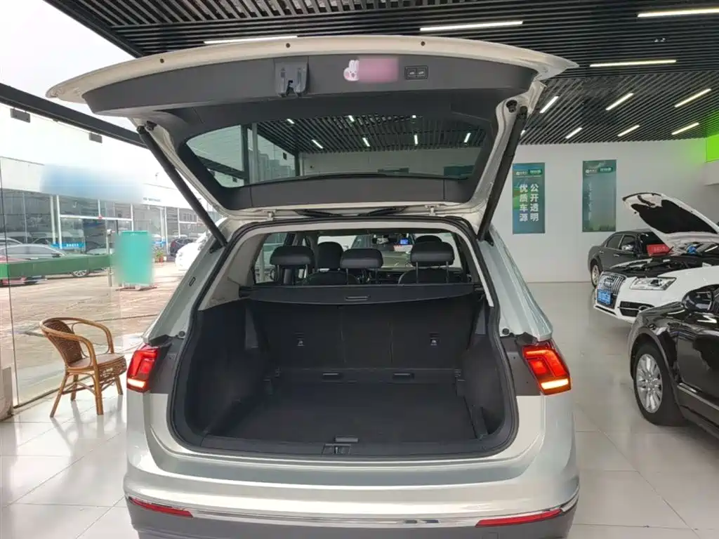 Volkswagen Tiguan L 2020 — фото 19