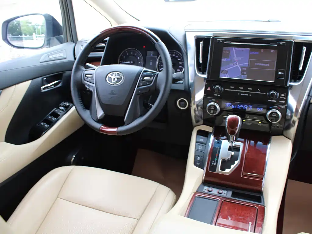 Toyota Alphard 2016 — фото 17