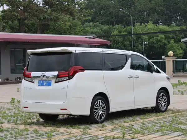 Toyota Alphard 2016