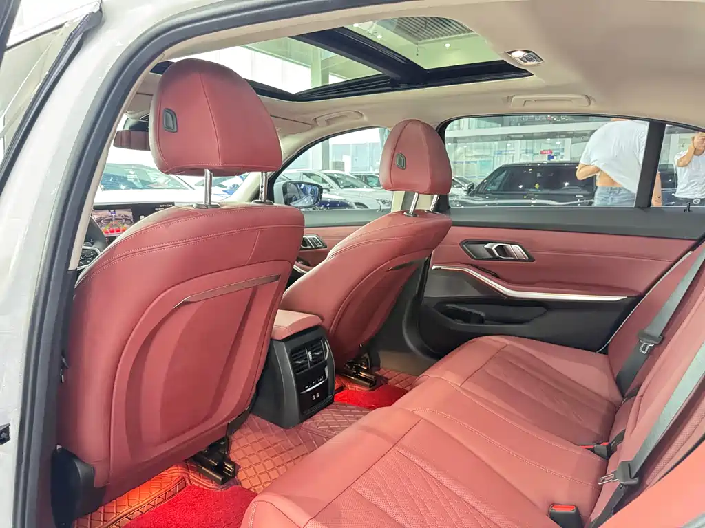 BMW 3 Series 2025