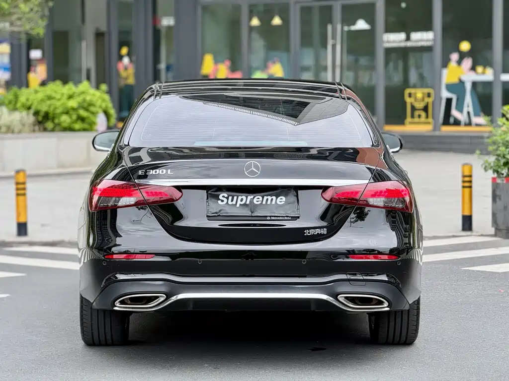 Mercedes-Benz E-Class 2023 — фото 9