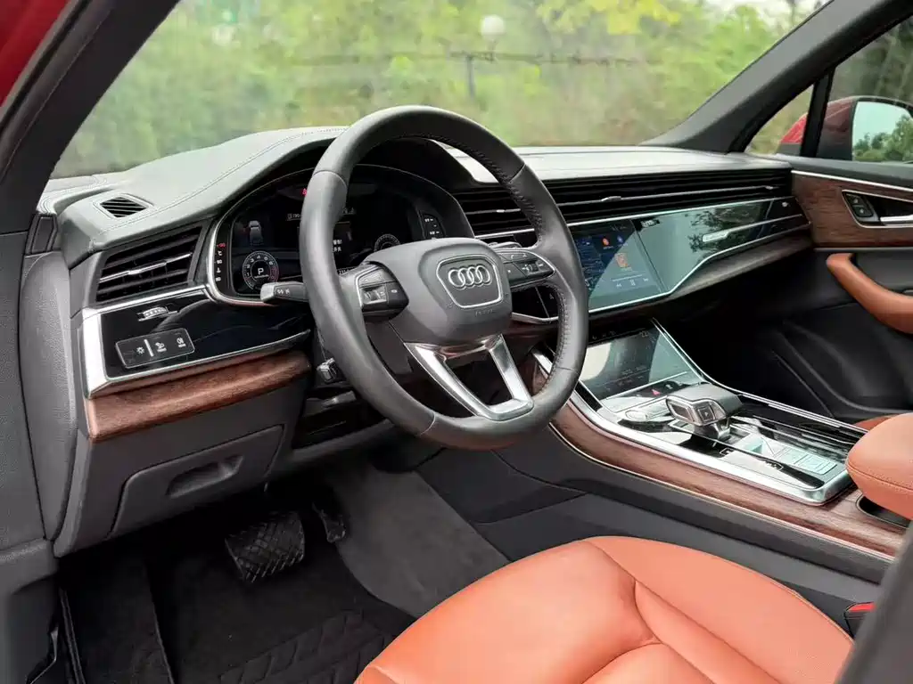 Audi Q7 2020 — фото 10