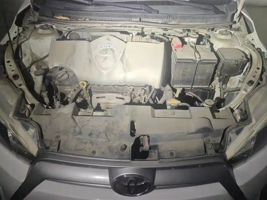 Toyota Yaris L 2015 — фото 10