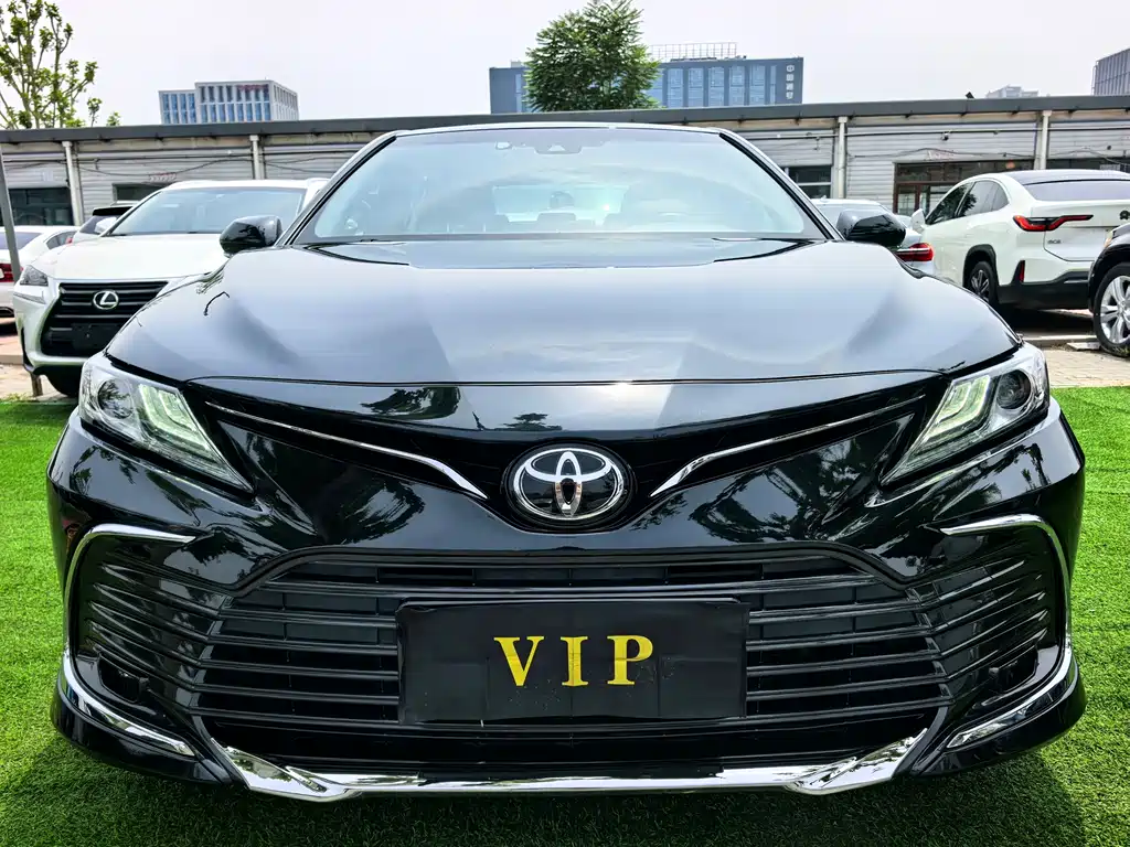Toyota Camry 2023 — фото 3