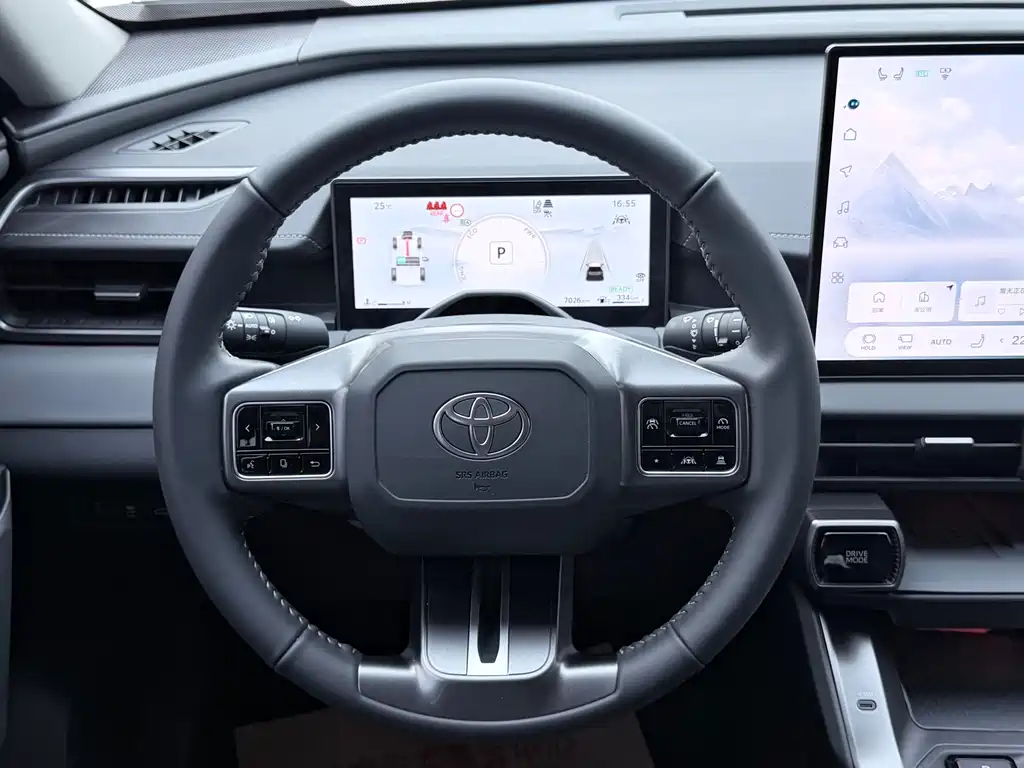 Toyota RAV4 2026 — фото 15