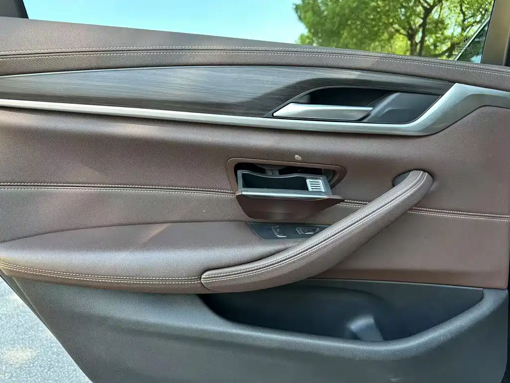 BMW 5 Series New Energy 2021 — фото 13