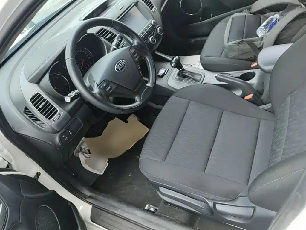 Kia K3 2015 — фото 15