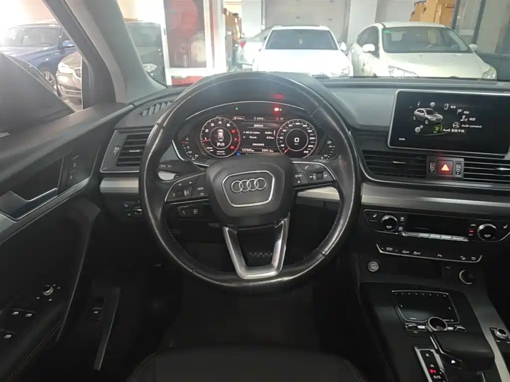 Audi Q5L 2019 — фото 11