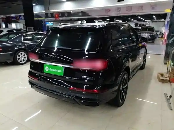 Audi Q7 2021