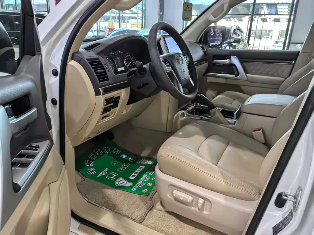 Toyota Land Cruiser 2017 — фото 4