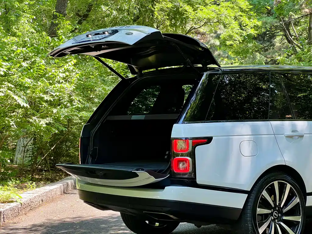 Land Rover Range Rover 2020 — фото 18