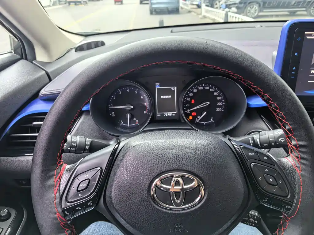 Toyota C-HR 2021 — фото 15