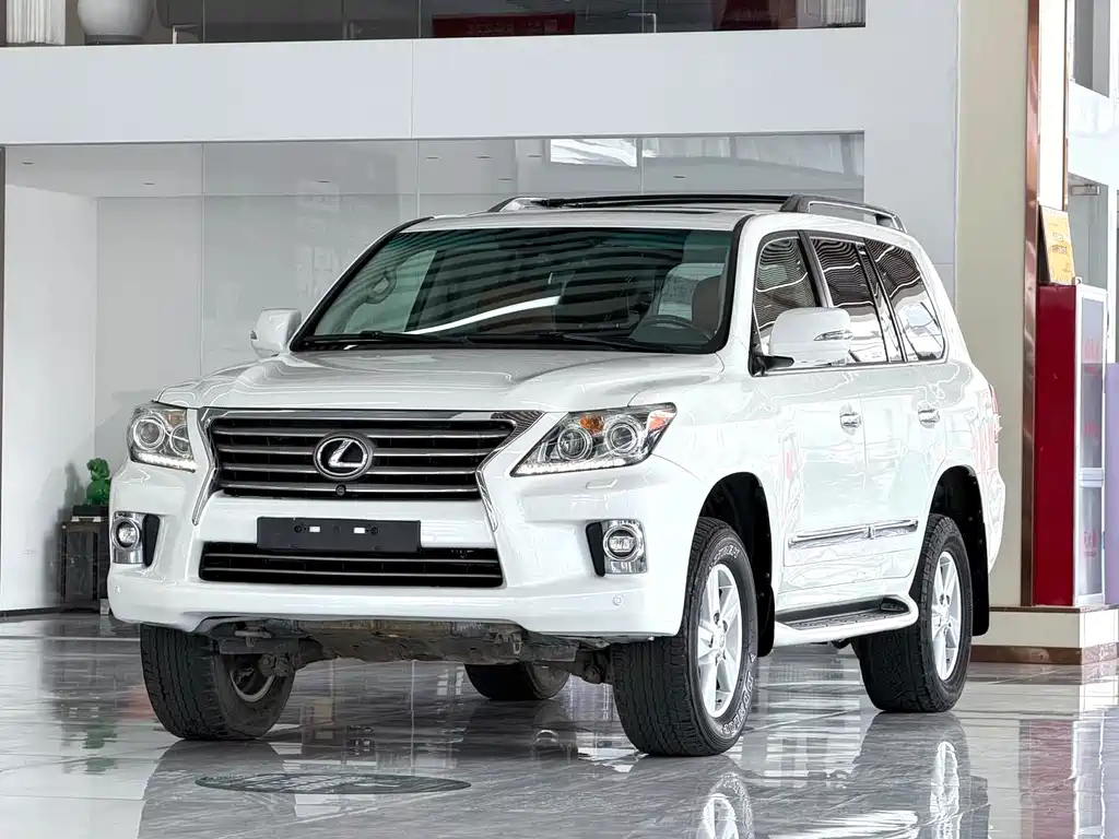 Lexus LX 2014 — фото 1