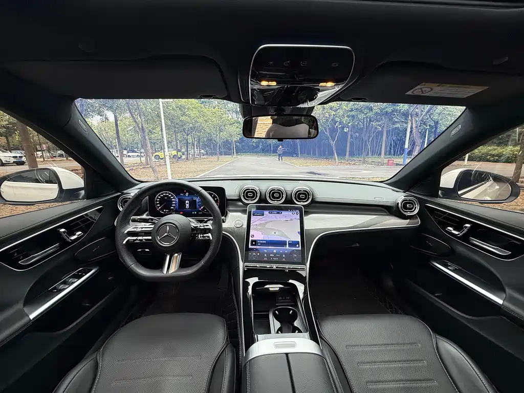Mercedes-Benz C-Class 2024 — фото 15