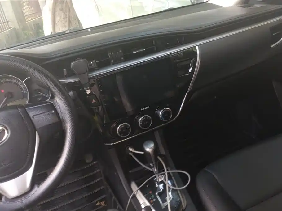 Toyota Corolla 2015 — фото 13
