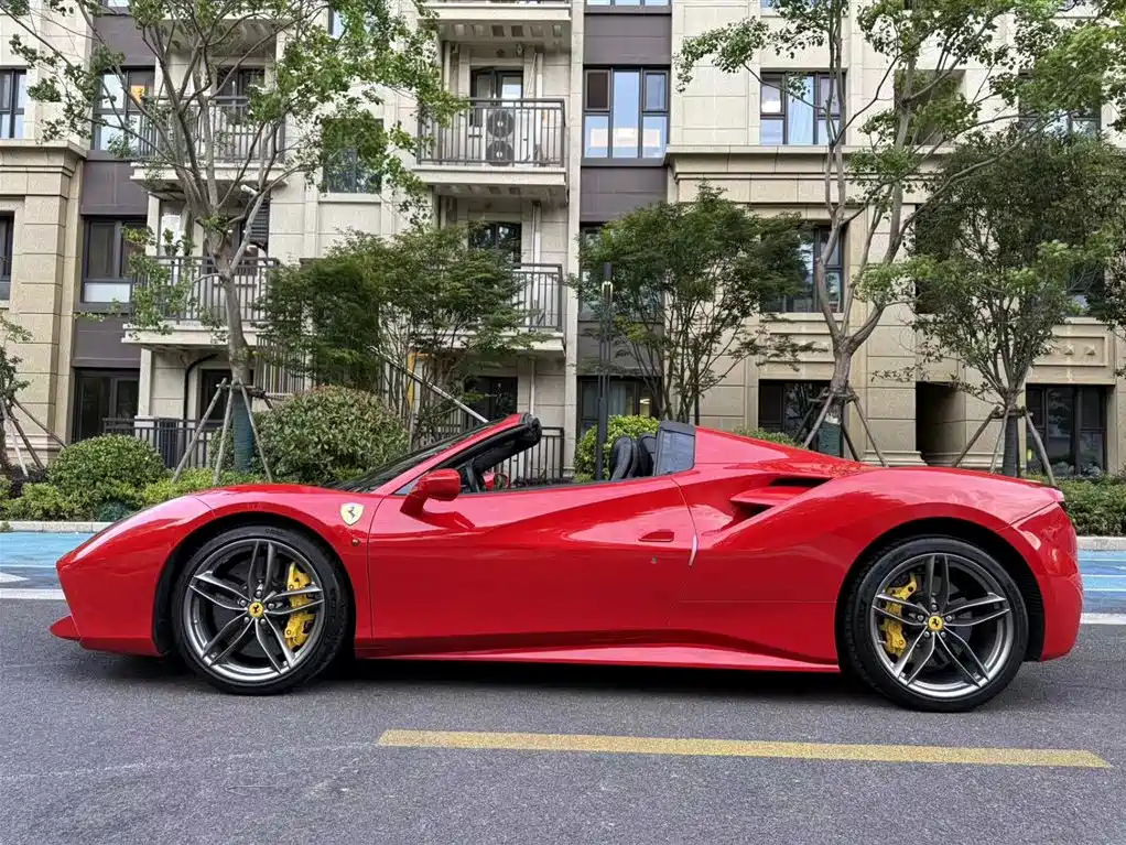 Ferrari 488 2018 — фото 2