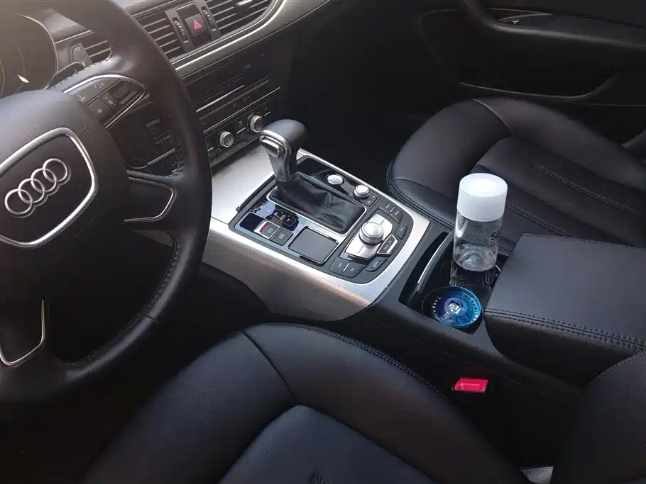 Audi A6L 2014 — фото 16