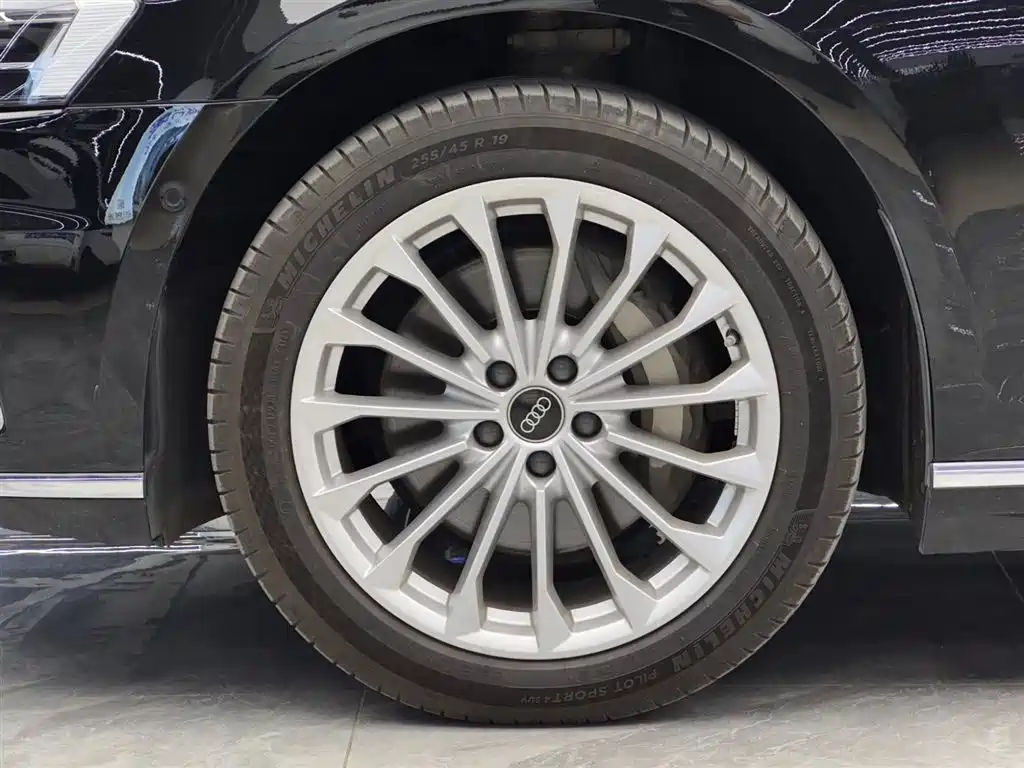 Audi A8 2021