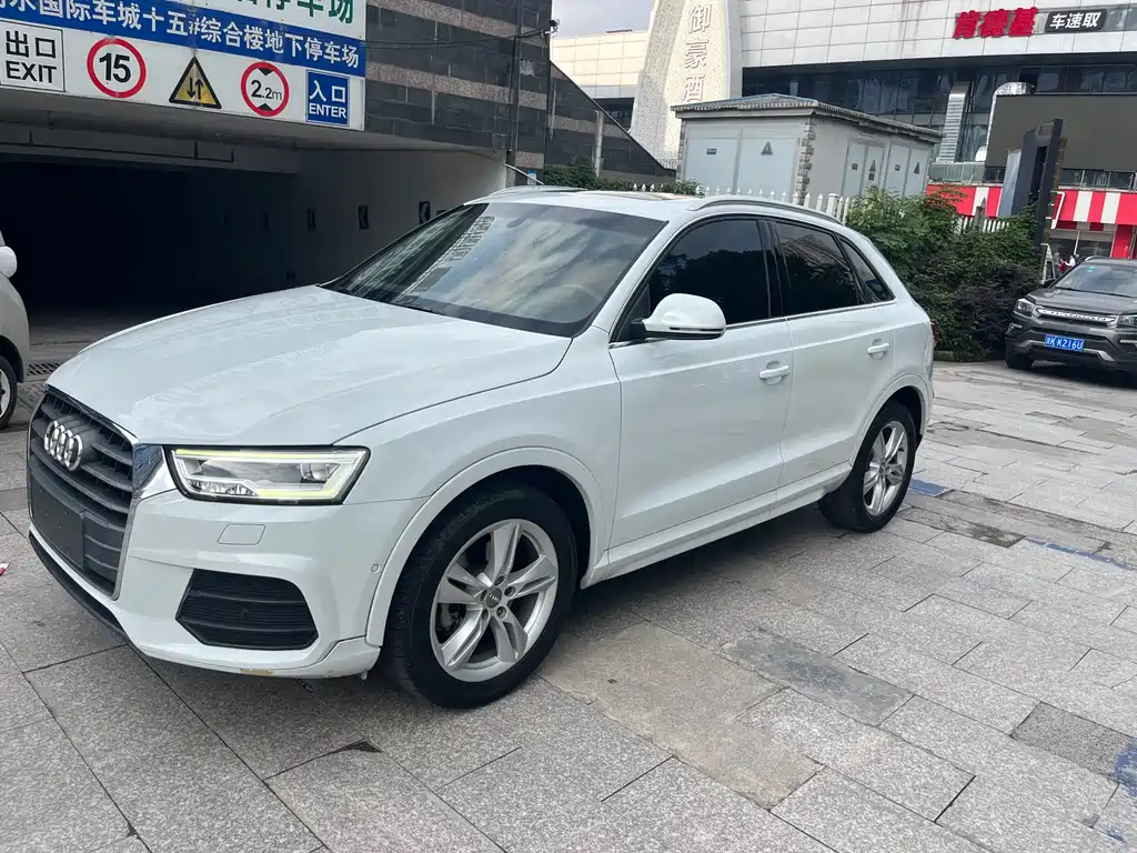 Audi Q3 2017 — фото 1