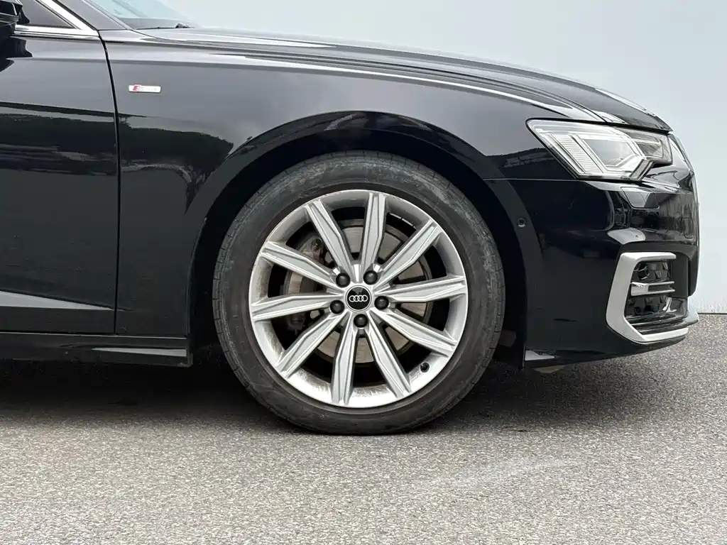 Audi A6L 2024 — фото 25