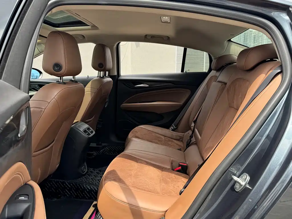 Buick Regal 2019 — фото 10