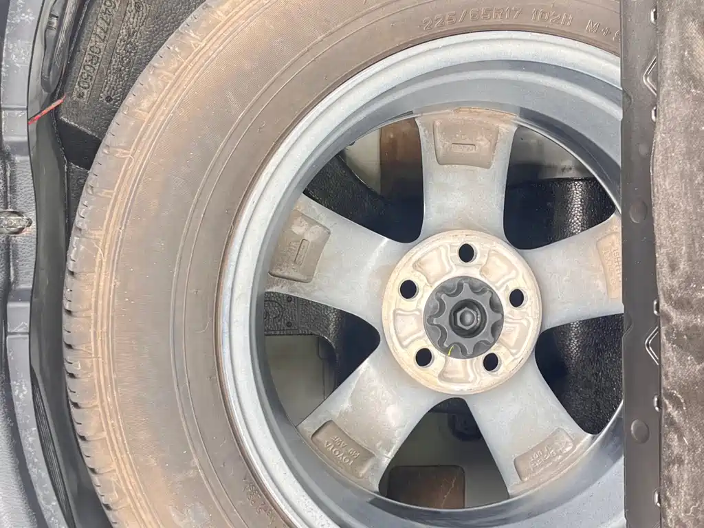 Toyota RAV4 2015 — фото 13