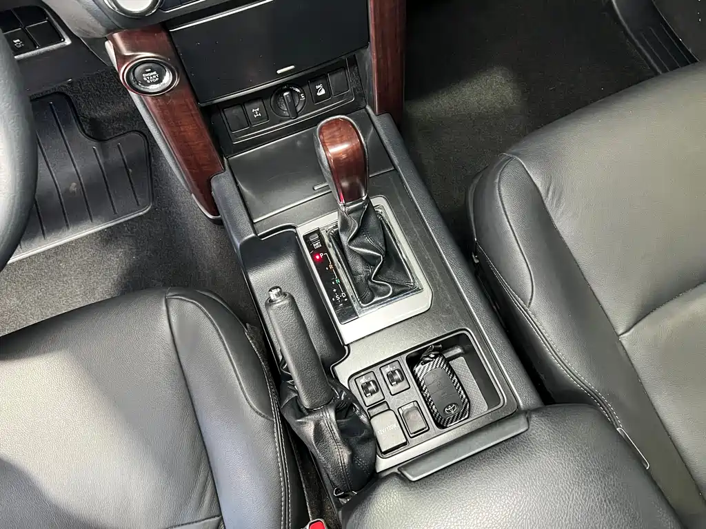 Toyota Prado 2016 — фото 15