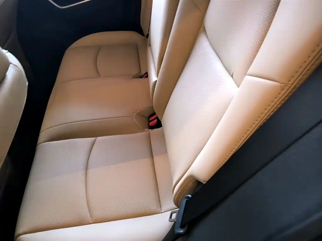 Toyota RAV4 2020 — фото 17