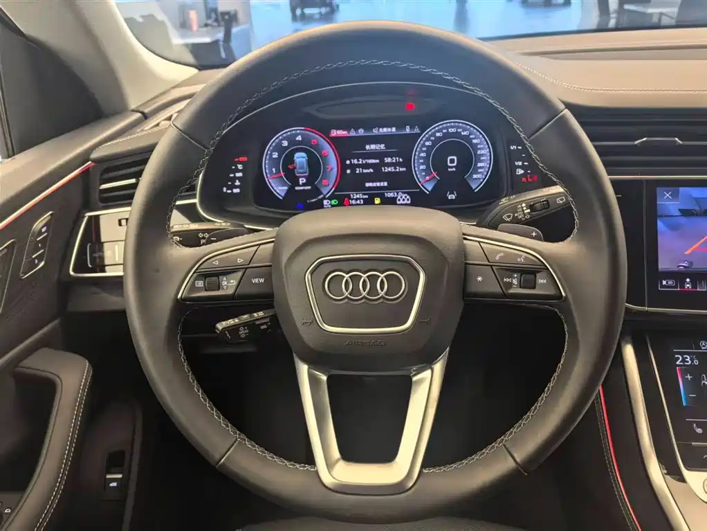 Audi Q8 2025 — фото 11