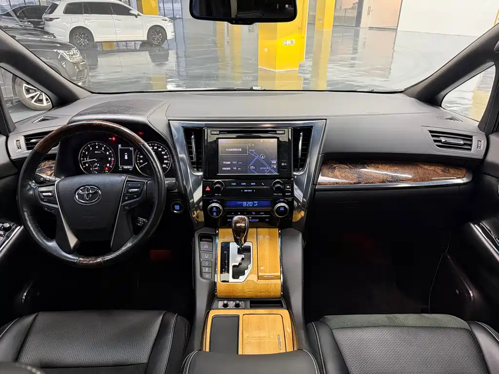 Toyota Alphard 2019 — фото 9