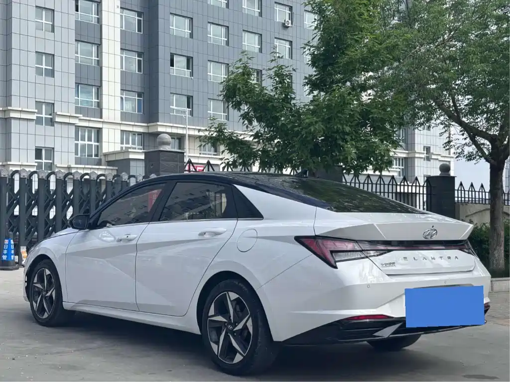 Hyundai Elantra 2021