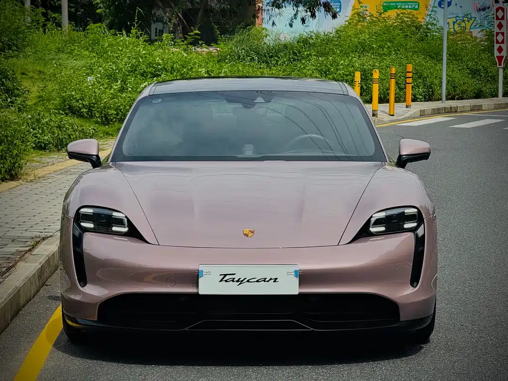 Porsche Taycan 2024