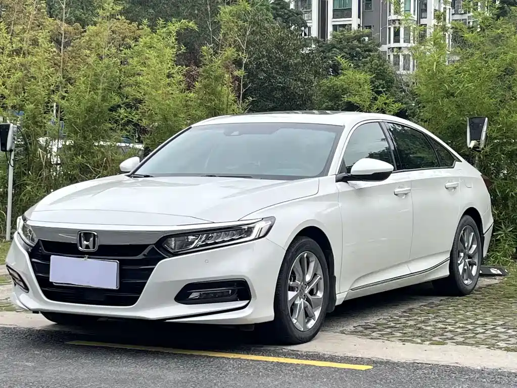 Honda Accord 2021 — фото 1