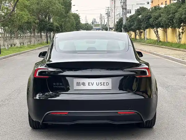 Tesla Model 3 2025